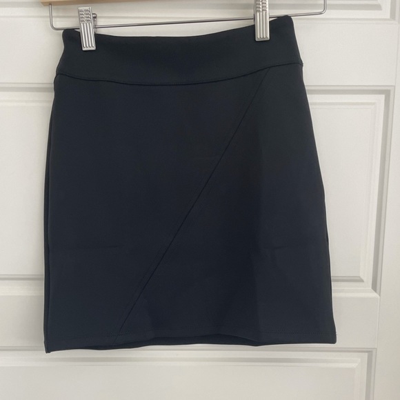 ZARA TECHNICAL BLACK MINI SKIRT - Picture 6 of 10